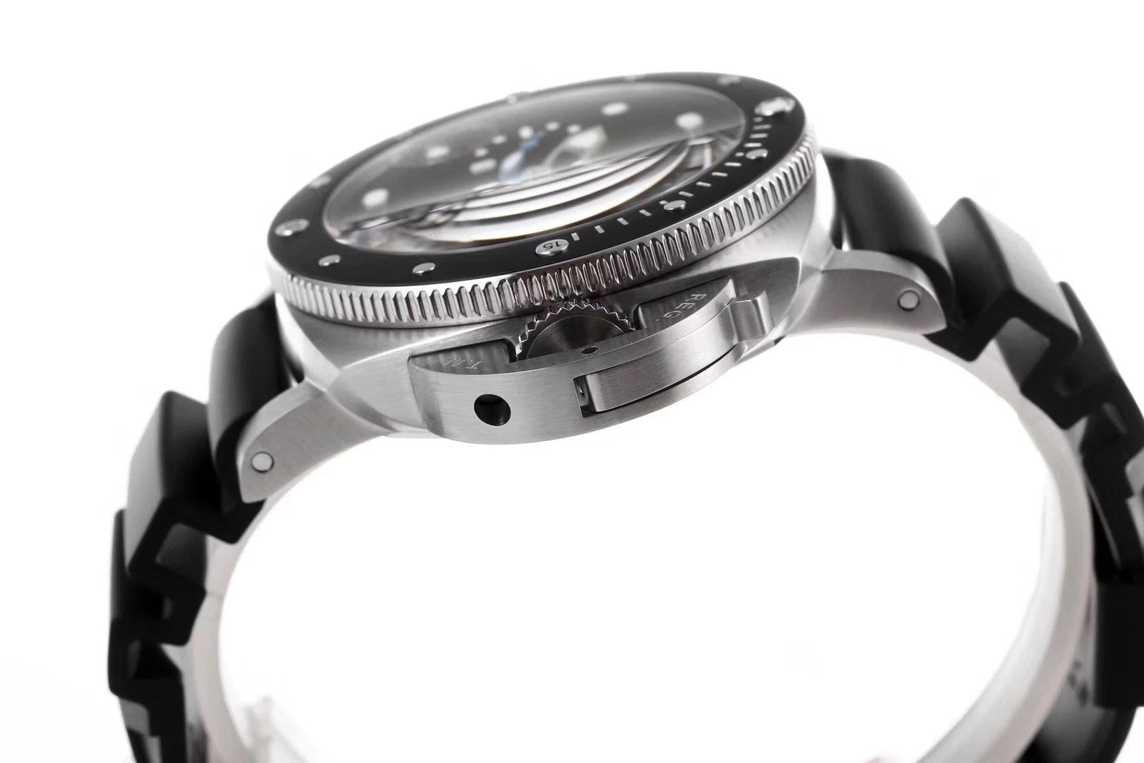 PANERAI オフィチーネ パネライ サブマーシブル 42MM PAM00683-BRAND OFF
