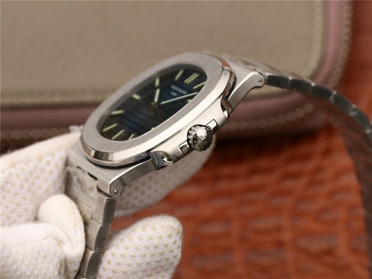 PATEK PHILIPPEパテック・フィリップ ノーチラス 5711/1A-001-BRAND OFF