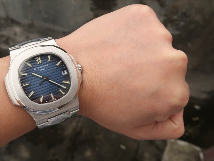 PATEK PHILIPPEパテック・フィリップ ノーチラス 5711/1A-001-BRAND OFF