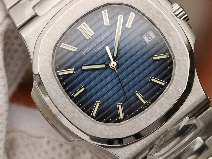 PATEK PHILIPPEパテック・フィリップ ノーチラス 5711/1A-001-BRAND OFF