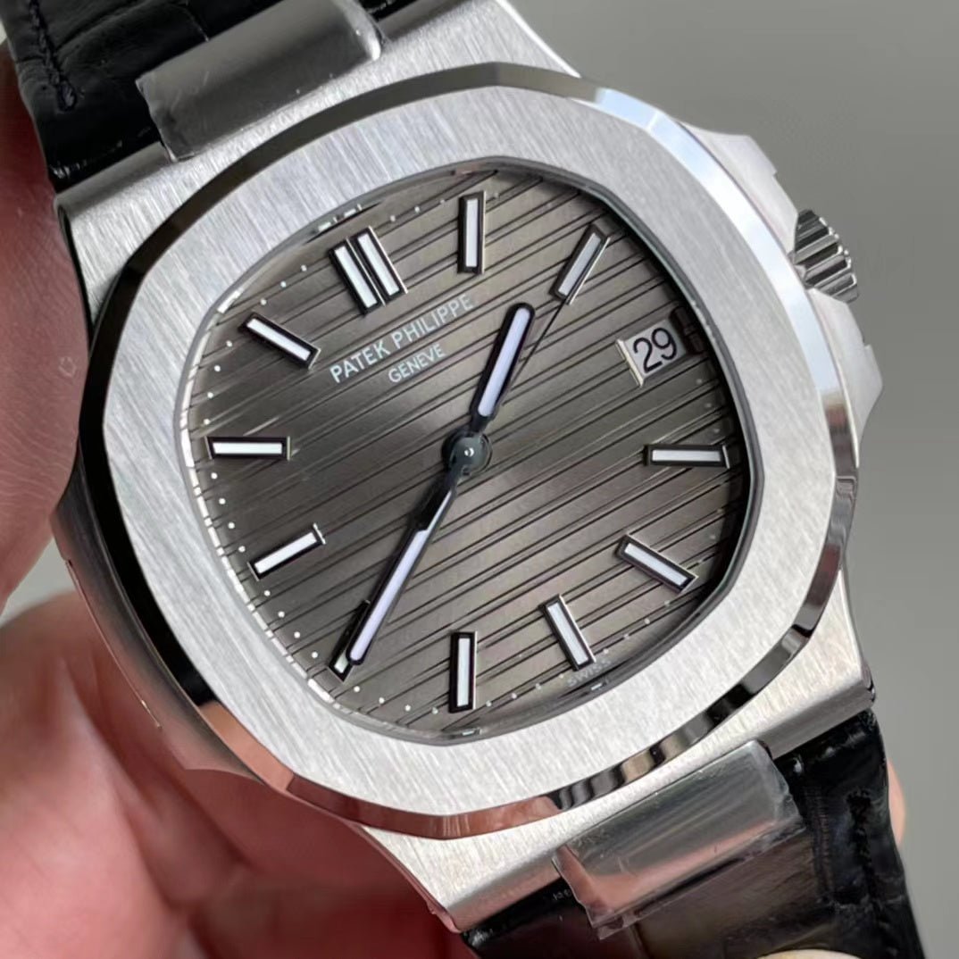 パテック・フィリップ PATEK PHILIPPE ノーチラス 5711G-001 グレー文字盤-BRAND OFF