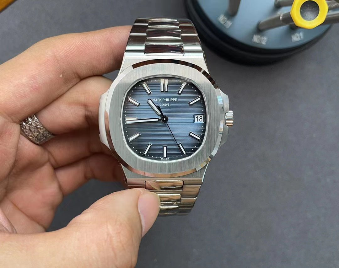 パテックフィリップ（PATEK PHILIPPE）ノーチラス 5811/1G-001-BRAND OFF
