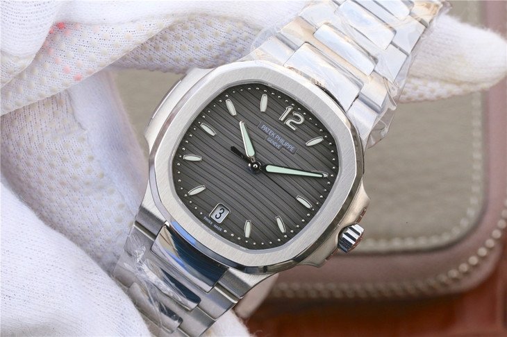 PATEK PHILIPPEパテック・フィリップ ノーチラス 7118/1A-011-BRAND OFF