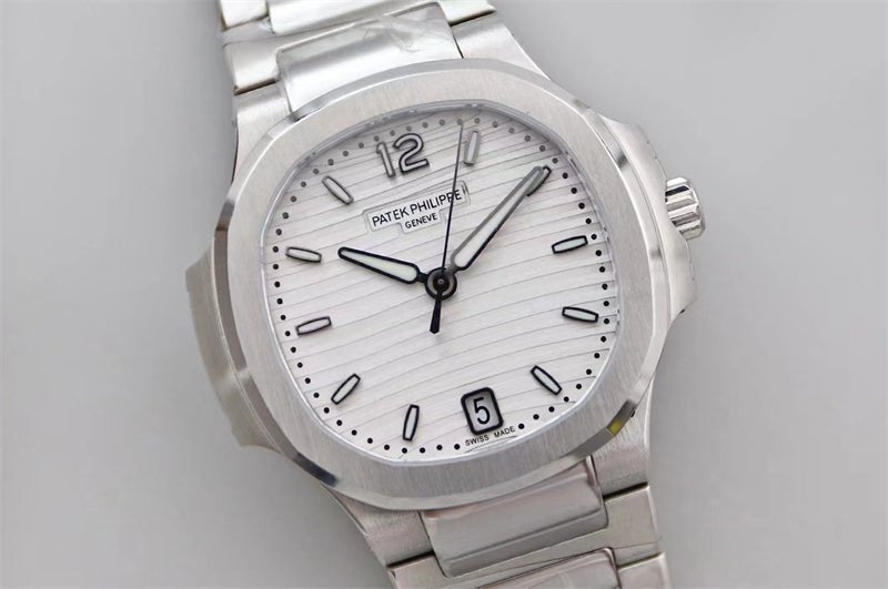 パテックフィリップ ノーチラス PATEK PHILIPPE NAUTILUS 7118/1A-010-BRAND OFF