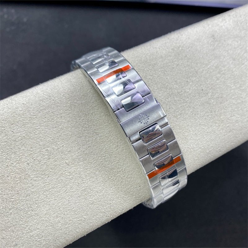 PATEK PHILIPPE＆TIFFANYパテック・フィリップ ノーチラス パワーリザーブ＆ムーン 5712G/1A-001-BRAND OFF