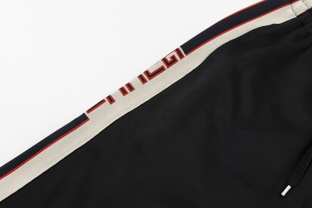 【GUCCI公式旗艦店】クッチ  ショートパンツ  ご好評に付き再入荷！-BRAND OFF