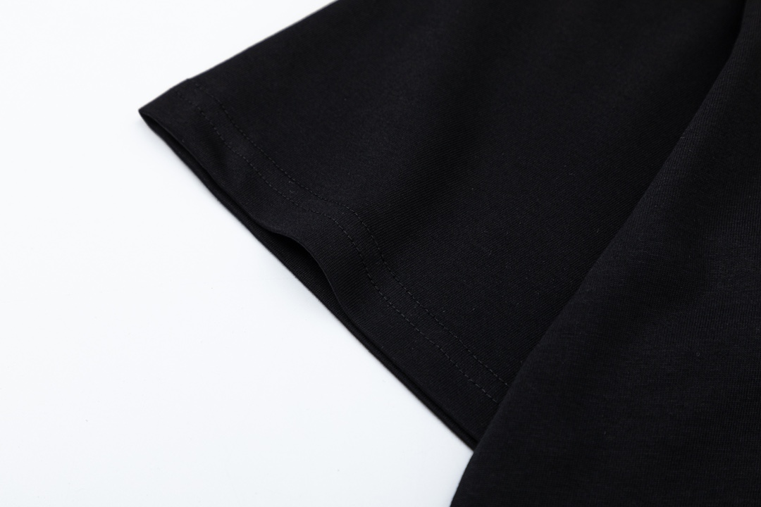 【2026】【LOUIS VUITTON  公式旗艦店】ルイヴィトン  Tシャツ  ご好評に付き再入荷！-BRAND OFF