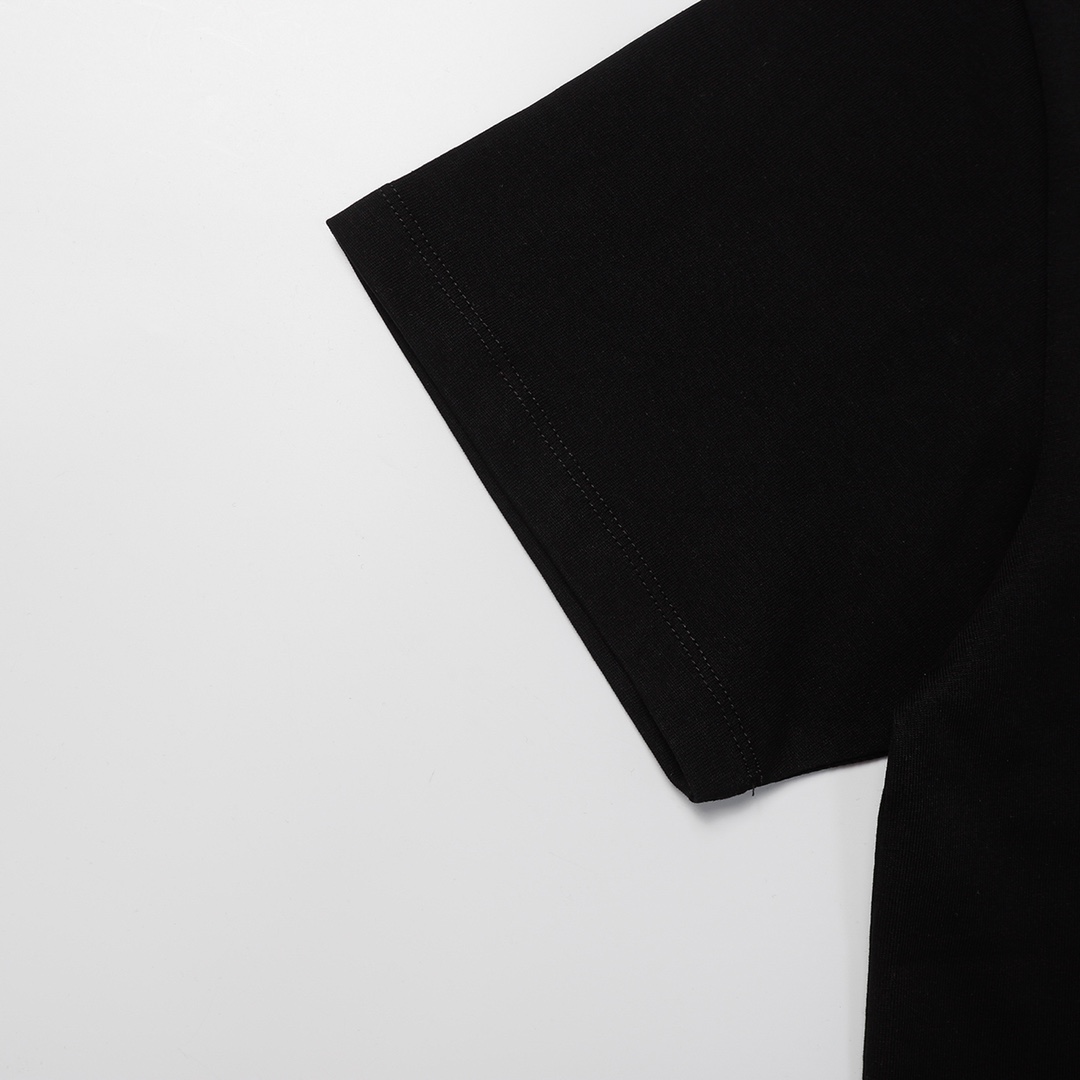 【PRADA  公式旗艦店】プラダ   Tシャツご好評に付き再入荷！-BRAND OFF