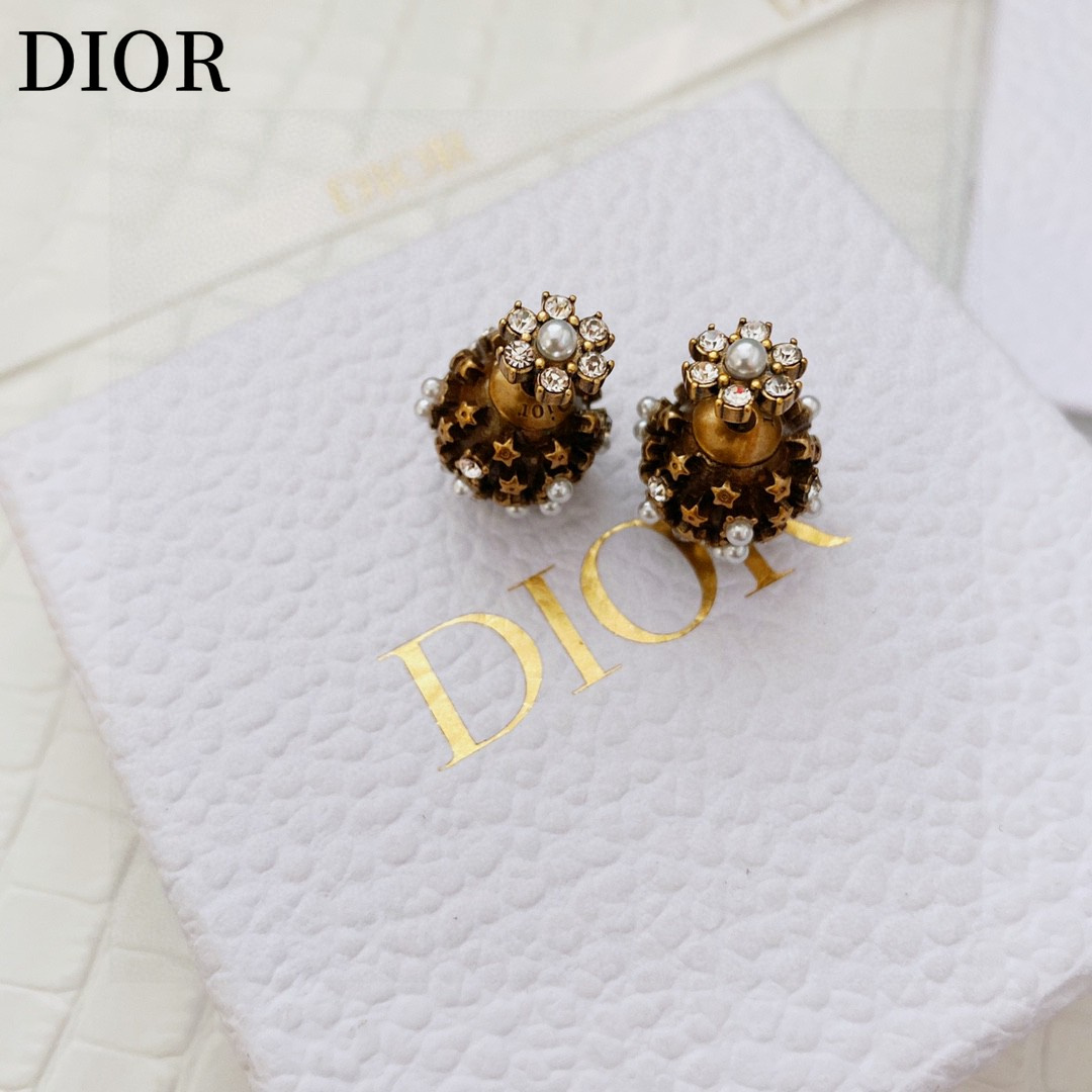 【DIOR】 ディオール   ファッションスタイルのイヤリング-BRAND OFF