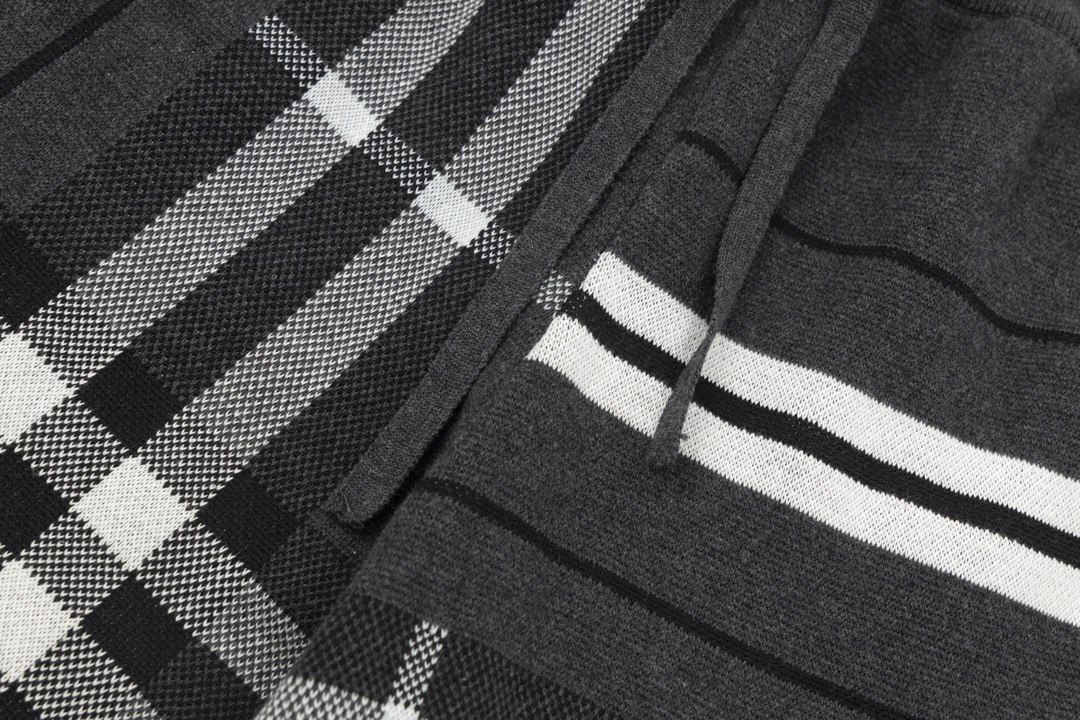 【BURBERRY  公式旗艦店】バーバリー  ショートパンツ  ご好評に付き再入荷！-BRAND OFF