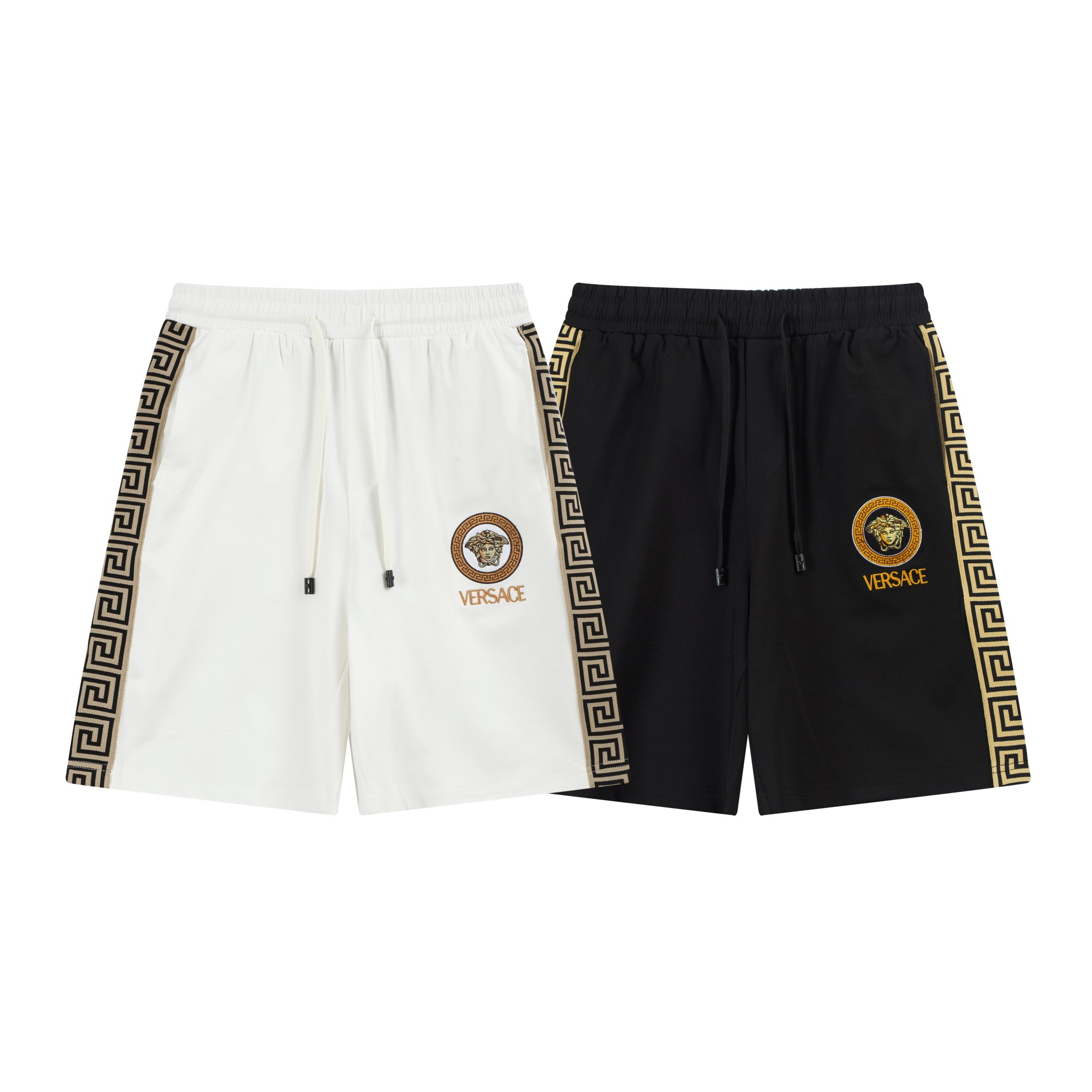 【VERSACE  公式旗艦店】ヴェルサーチ  ショートパンツ  ご好評に付き再入荷！-BRAND OFF