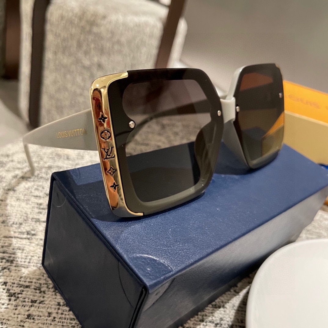 LOUIS VUITTON (  ルイヴィトン ) サングラス-BRAND OFF