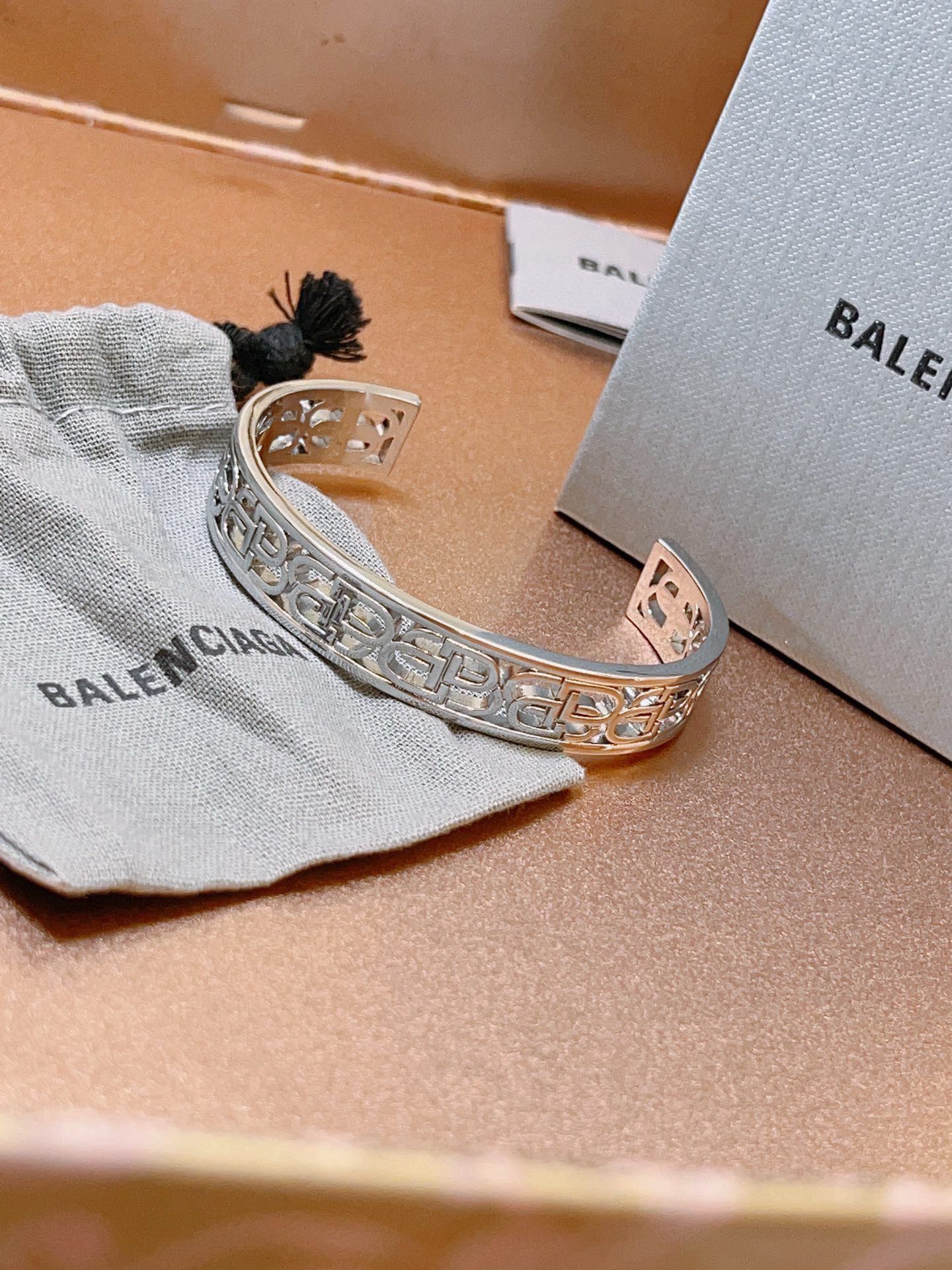 【2026】【BALENCIAGA】ブレスレット、ファッションシンプルなスタイル  240814-BRAND OFF