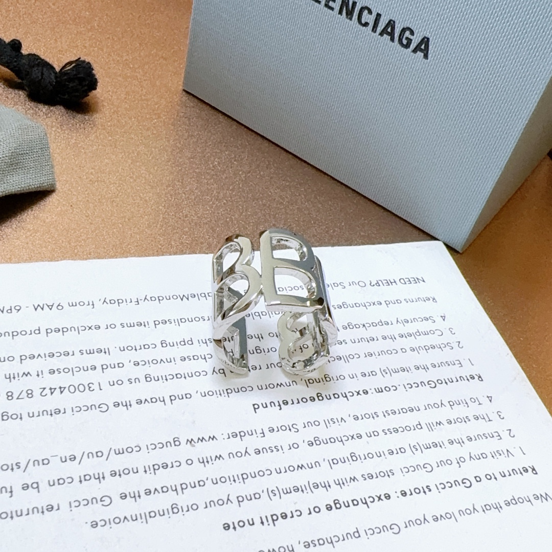 【BALENCIAGA】バレンシアガ  指輪-BRAND OFF