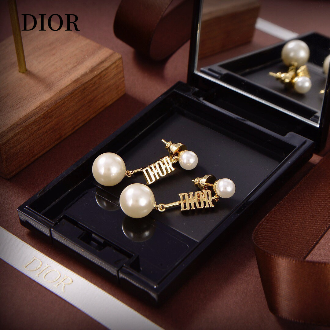 【DIOR】ディオール  ファッションスタイルのイヤリング-BRAND OFF