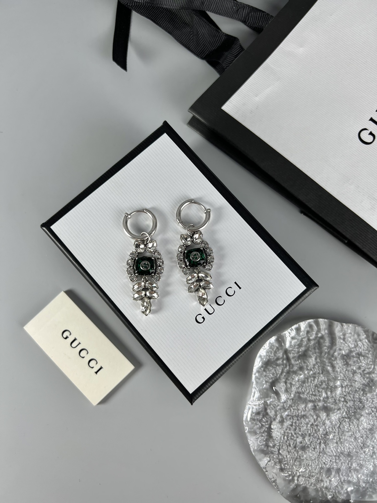 【GUCCI】クッチ レトロなコートスタイルのイヤリング、クラシックでエレガント、デザインセンスがいっぱい、レトロでゴージャス-BRAND OFF
