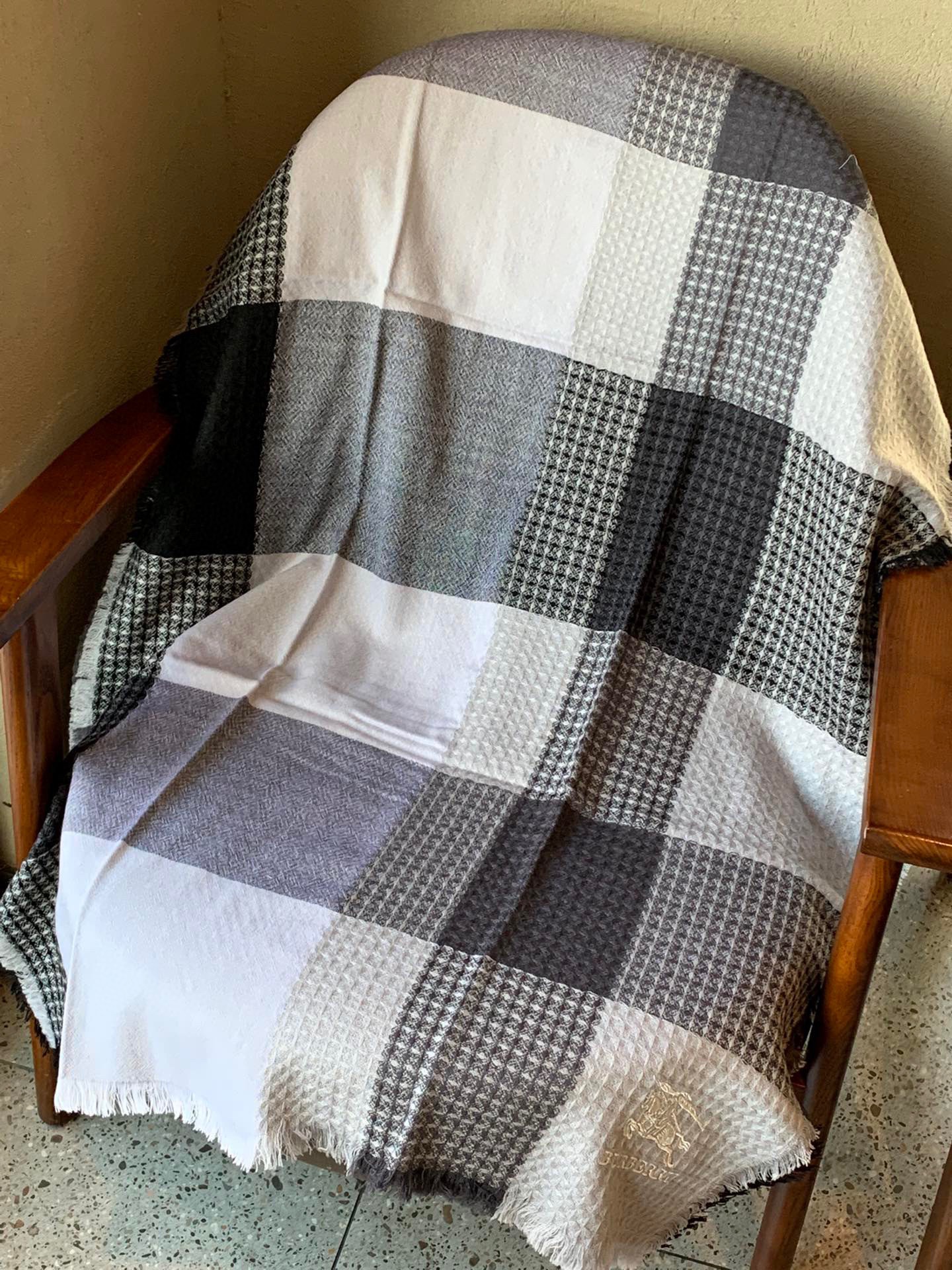 【BURBERRY  バーバリー】スカーフ210*80CM  241108-BRAND OFF