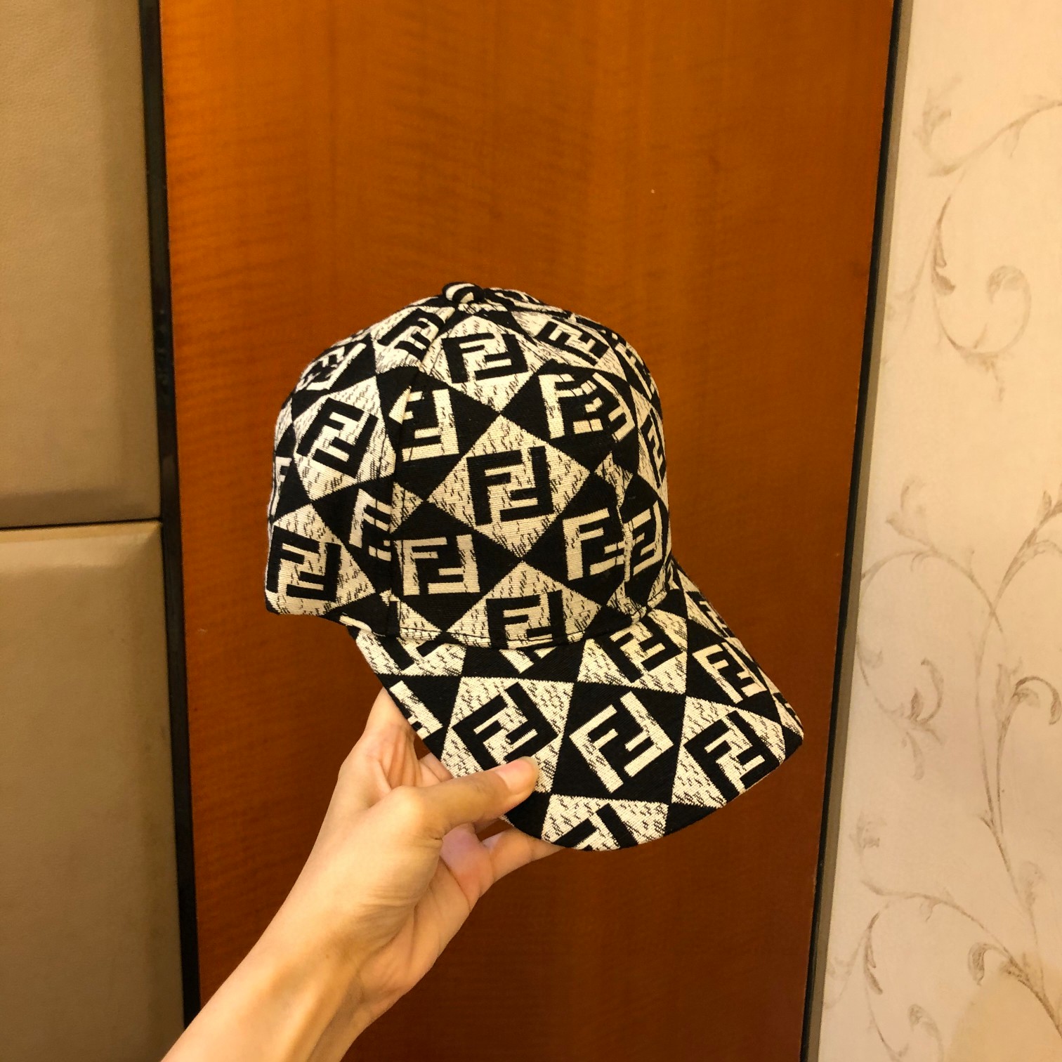【FENDI  フェンディ】【数量限定】 野球帽 / ハット-BRAND OFF