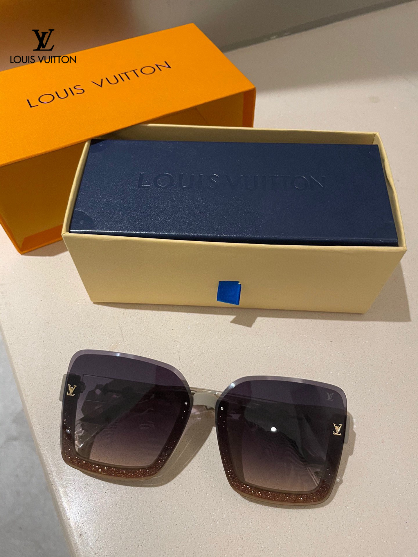 LOUIS VUITTON(ルイヴィトン ) サングラス-BRAND OFF