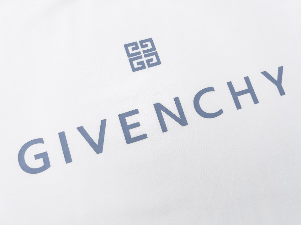 【2026】【GIVENCHY 公式旗艦店】ジバンシー  Tシャツ ご好評に付き再入荷！-BRAND OFF
