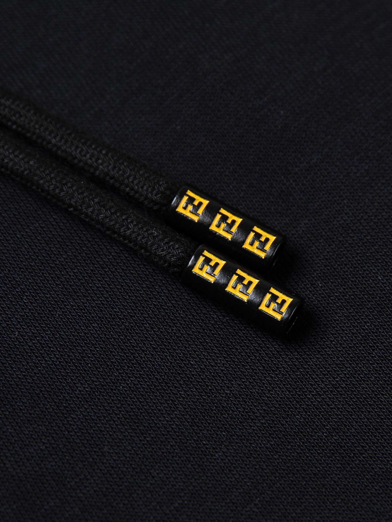 【FENDI  公式旗艦店】フェンディ ショートパンツご好評に付き再入荷！-BRAND OFF