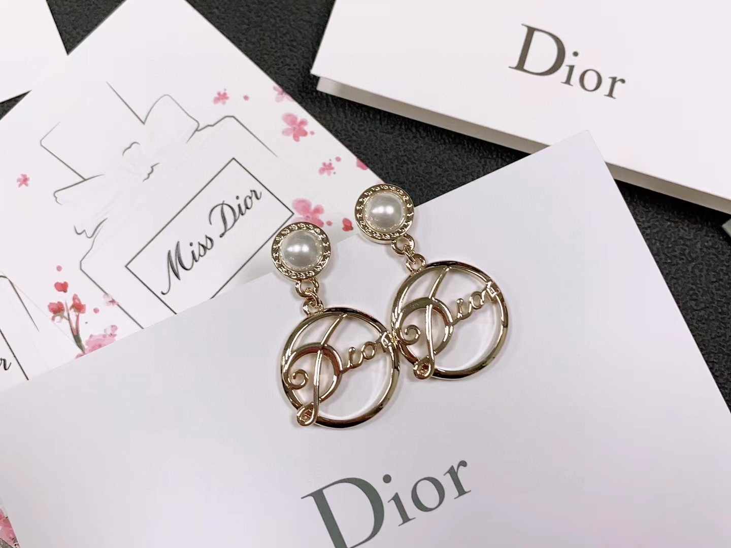 【DIOR】ディオール  ファッションスタイルのイヤリング-BRAND OFF