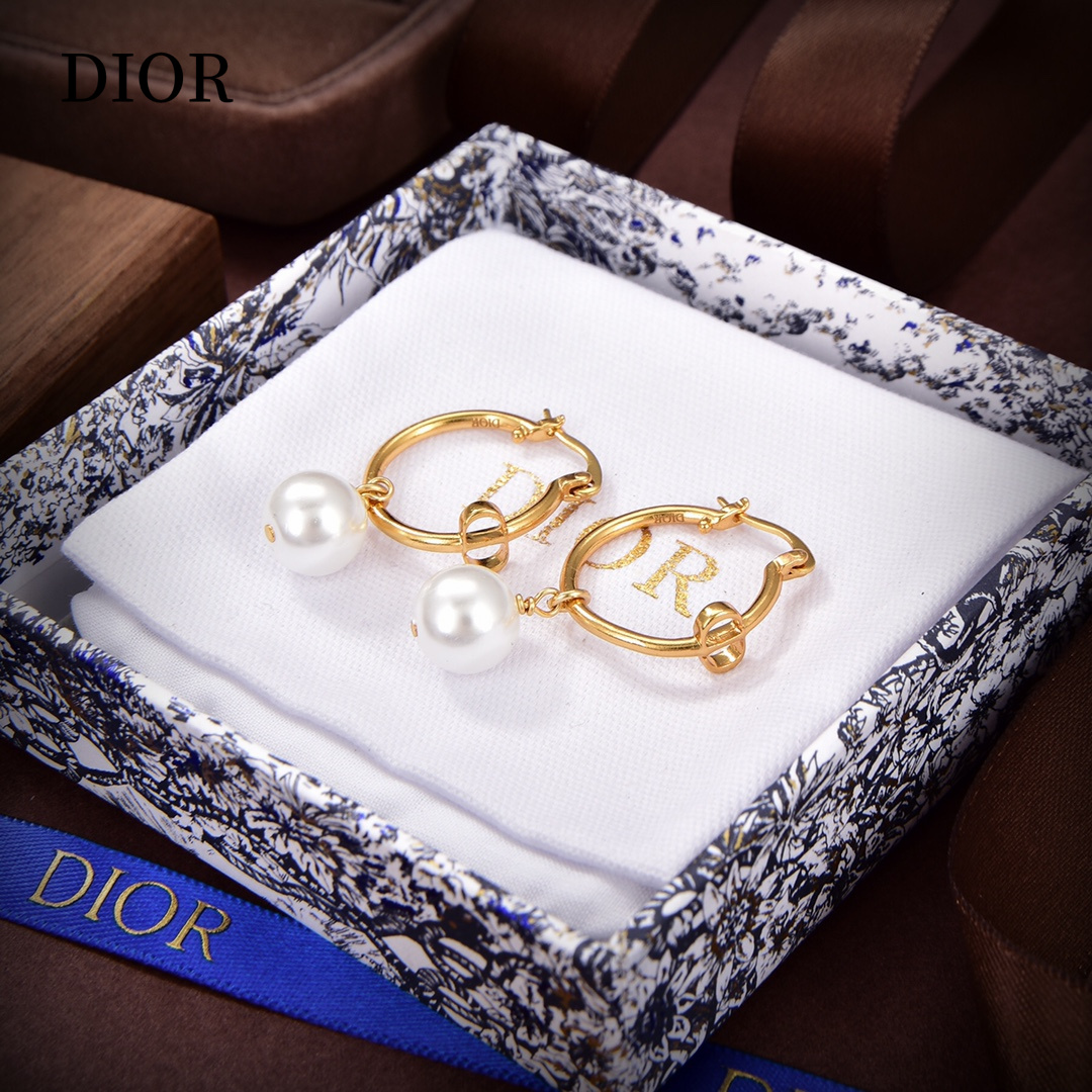 【DIOR】ディオール  ファッションスタイルのイヤリング-BRAND OFF