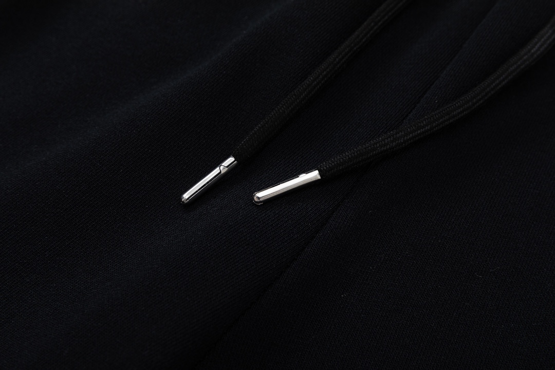 【PRADA 公式旗艦店】プラダ  ショートパンツご好評に付き再入荷！-BRAND OFF