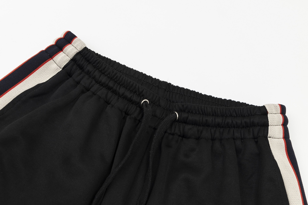 【GUCCI公式旗艦店】クッチ  ショートパンツ  ご好評に付き再入荷！-BRAND OFF