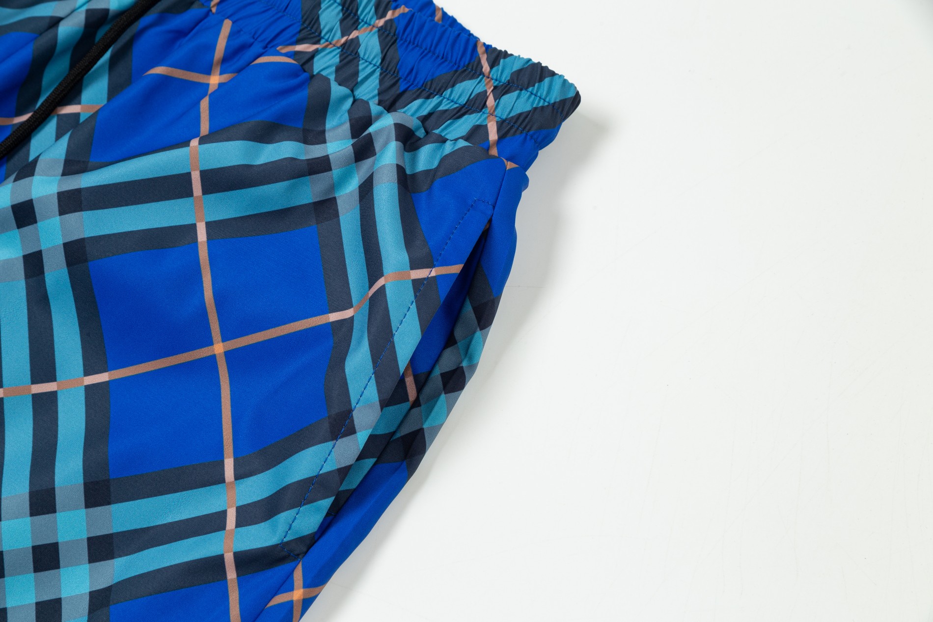 【BURBERRY 公式旗艦店】バーバリー  ショートパンツご好評に付き再入荷 24627-BRAND OFF