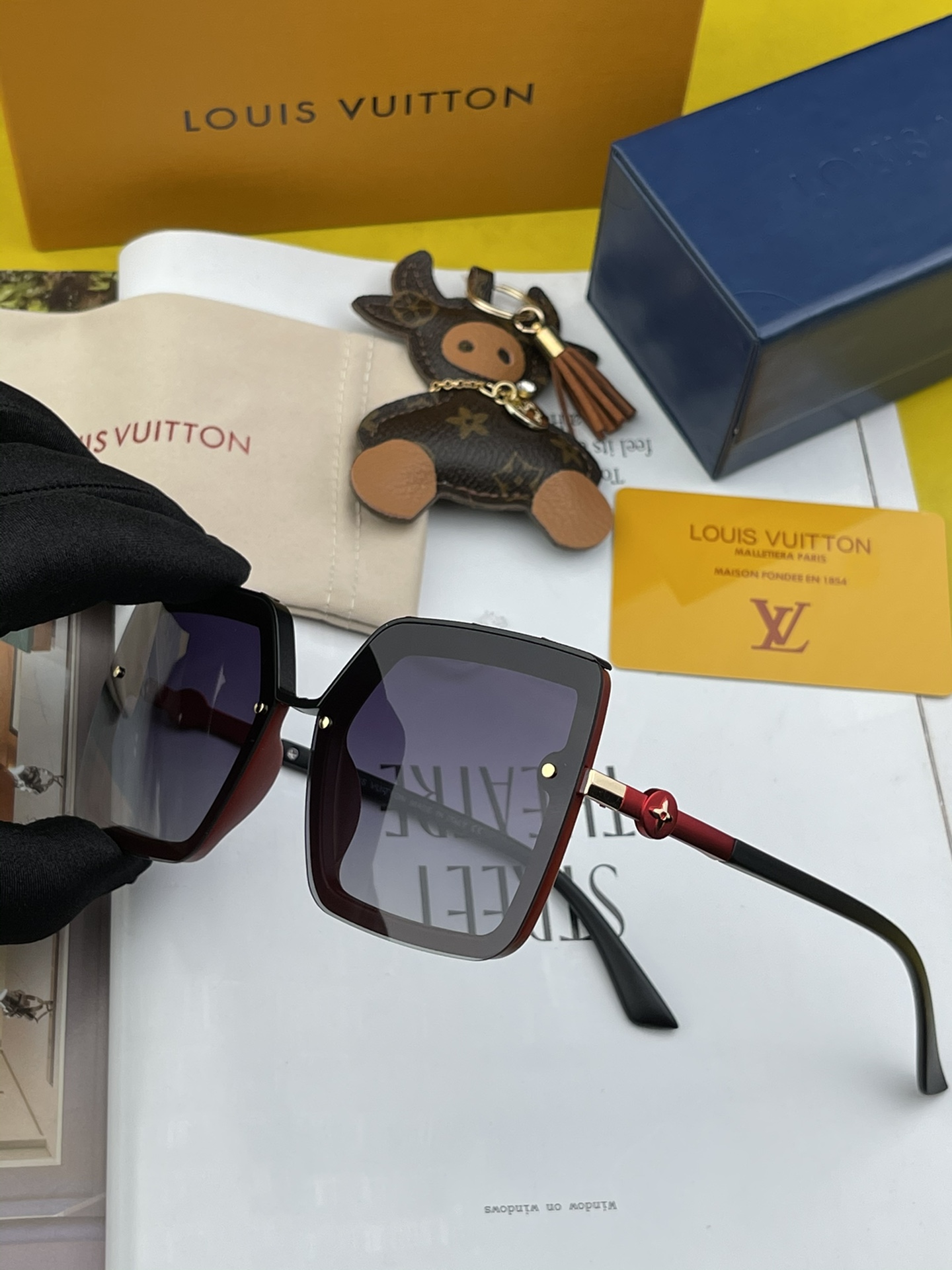 LOUIS VUITTON(ルイヴィトン ) サングラス-BRAND OFF