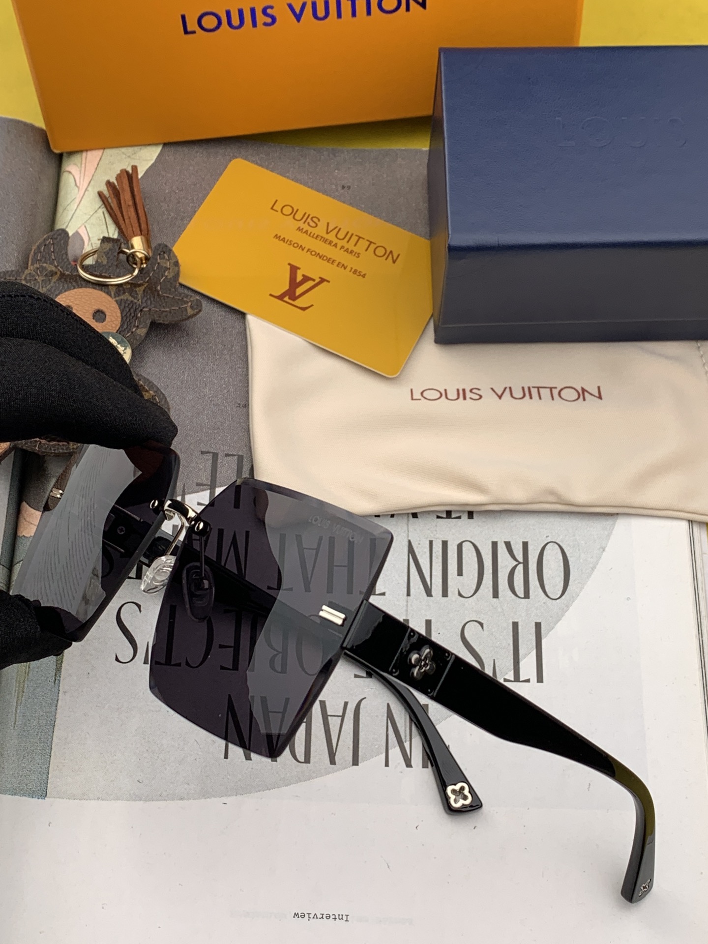 LOUIS VUITTON (  ルイヴィトン ) サングラス-BRAND OFF