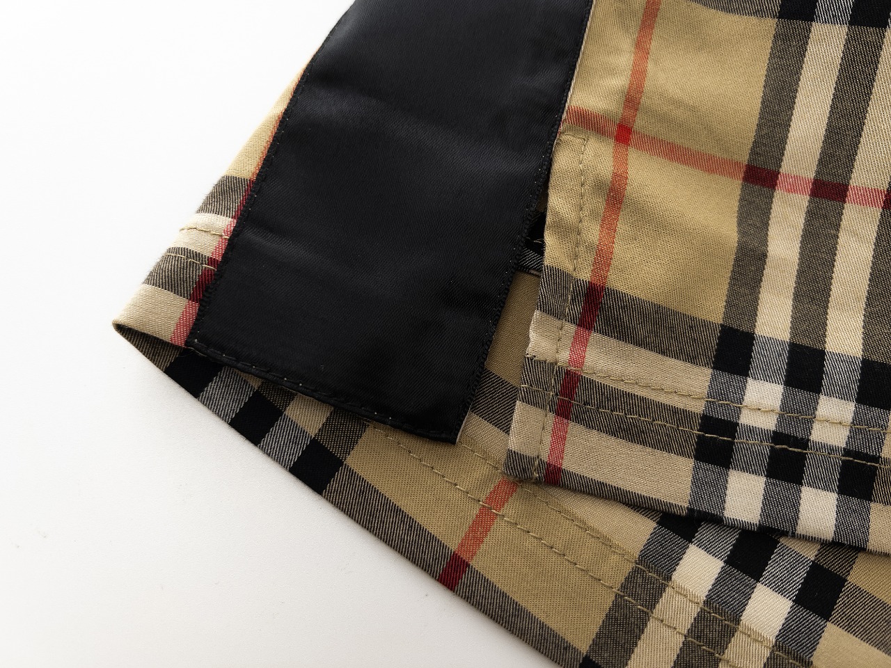 【BURBERRY  公式旗艦店】バーバリー  ショートパンツ  ご好評に付き再入荷！-BRAND OFF