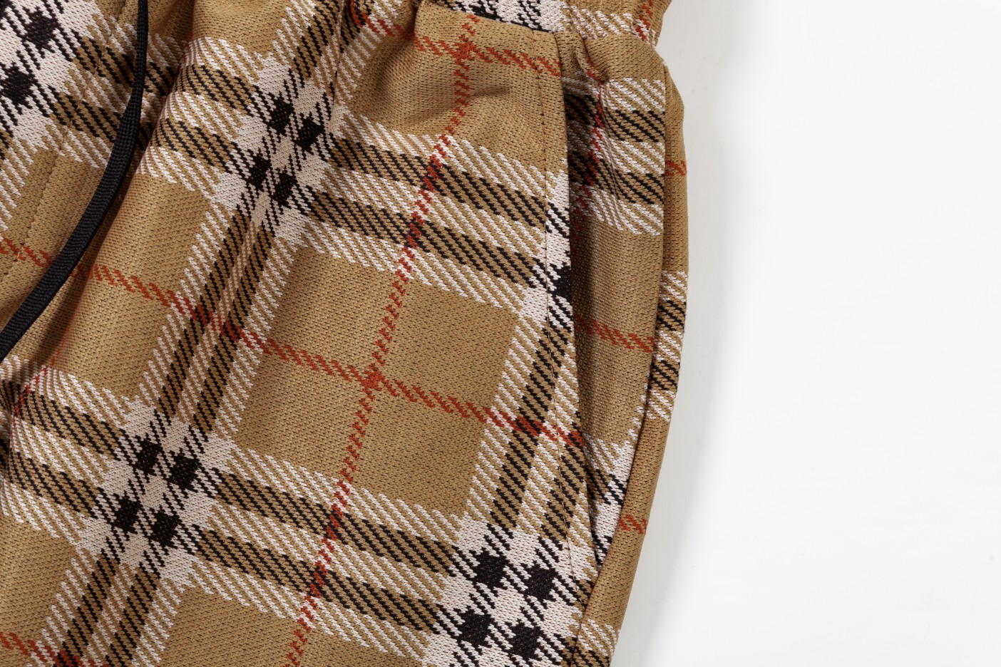 【BURBERRY  公式旗艦店】バーバリー  ショートパンツ  ご好評に付き再入荷！-BRAND OFF
