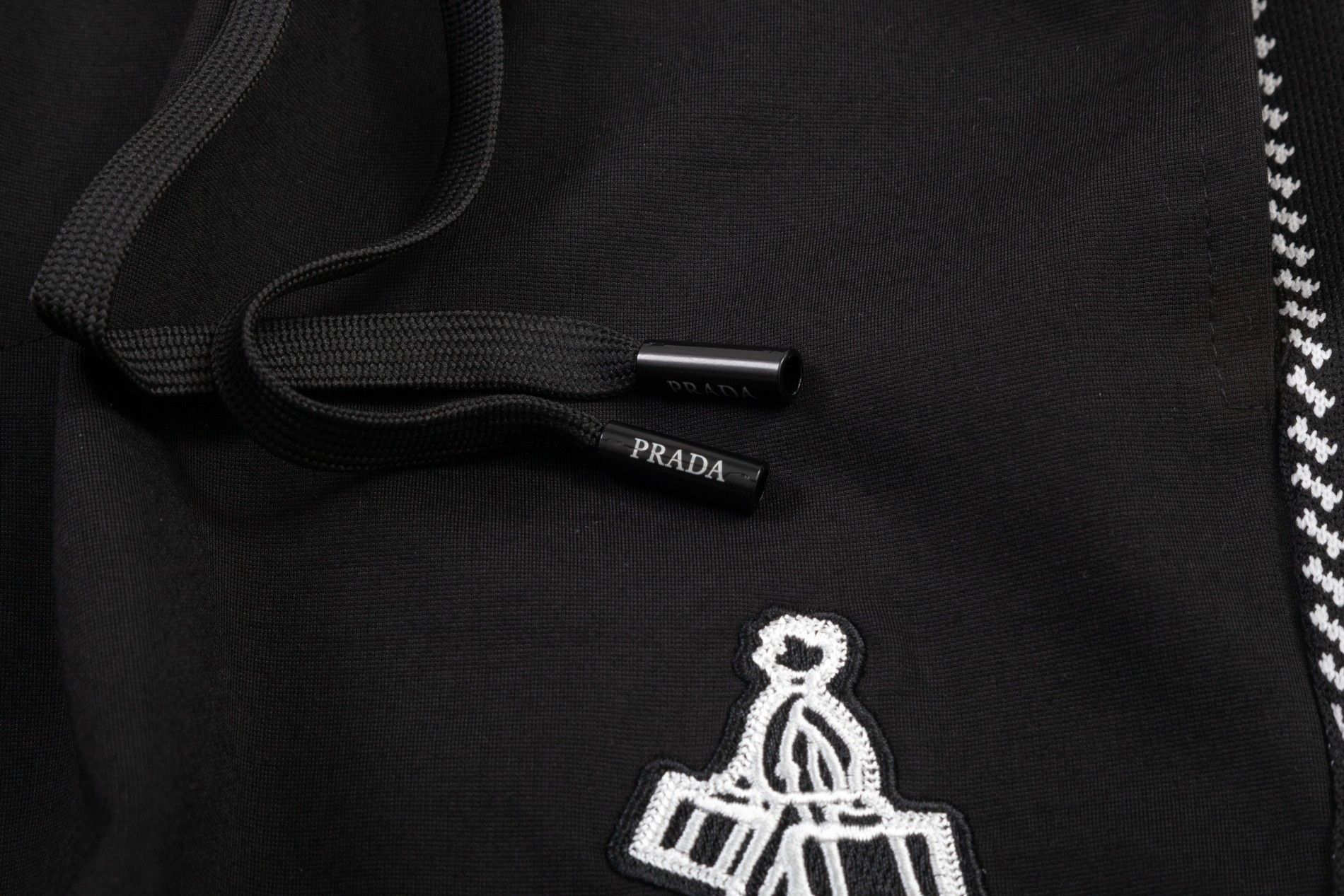 【PRADA  公式旗艦店】プラダ  ショートパンツ  ご好評に付き再入荷！-BRAND OFF