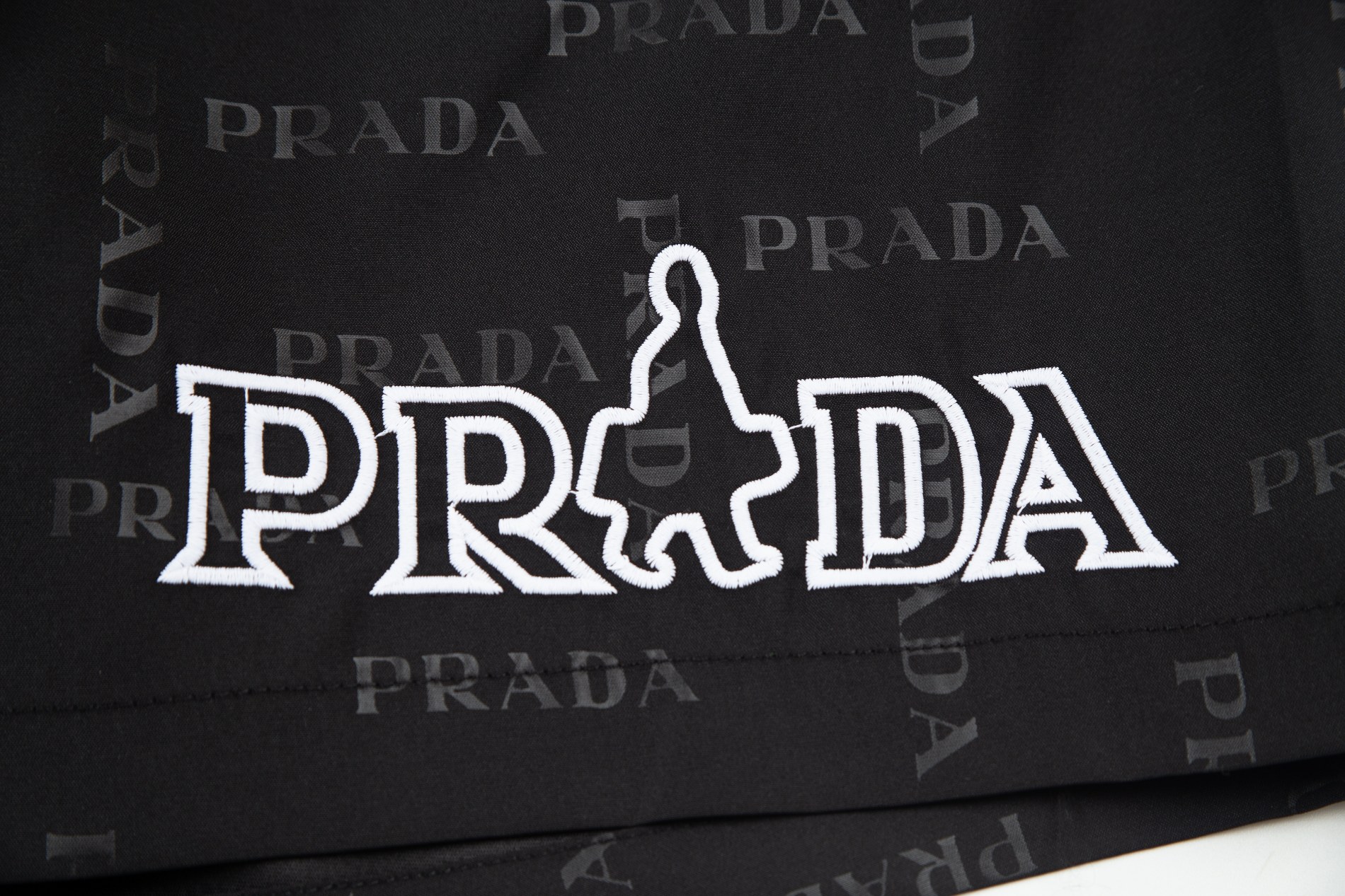 【PRADA  公式旗艦店】プラダ  ショートパンツ  ご好評に付き再入荷！-BRAND OFF