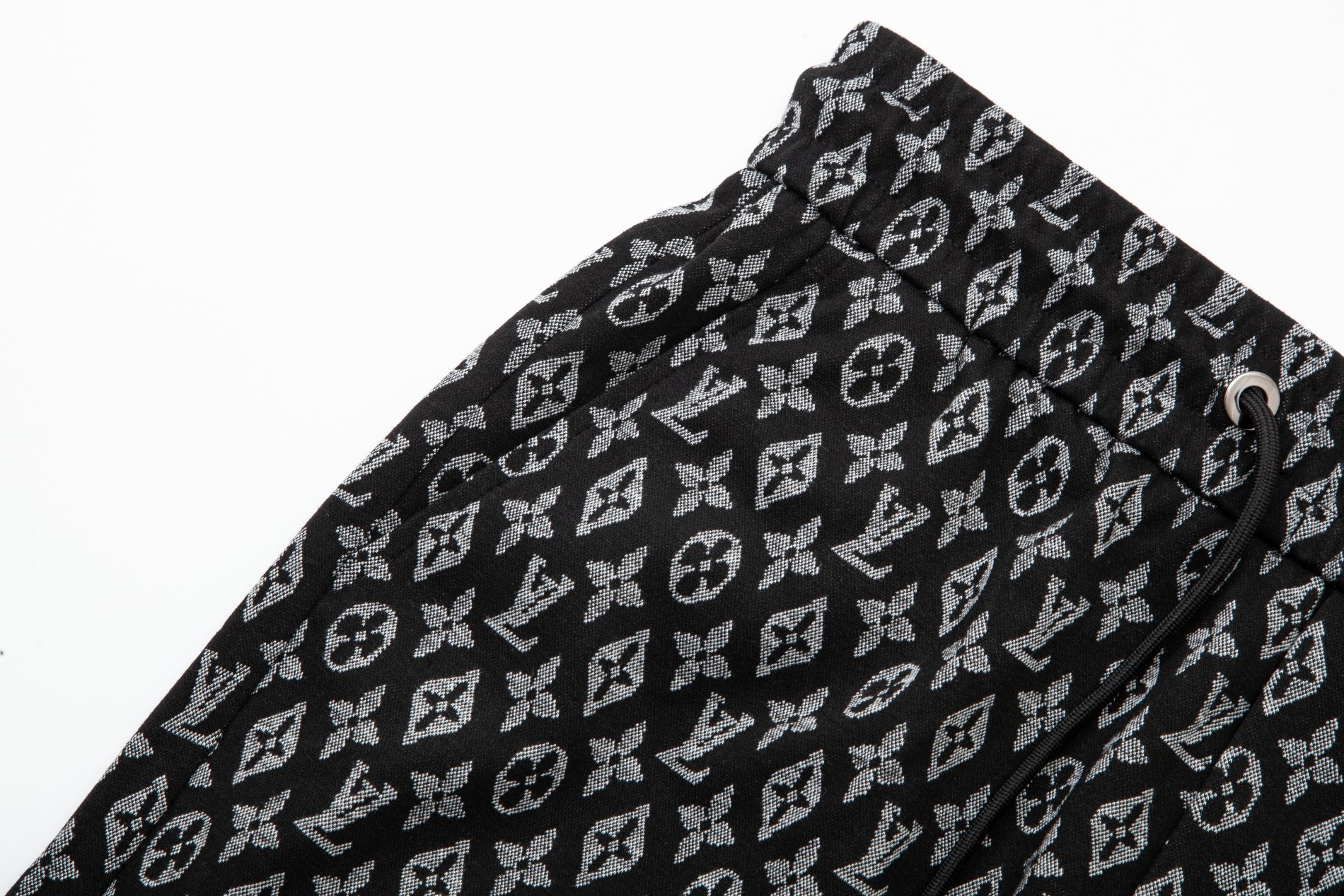 【2026】LV【LOUIS VUITTON 公式旗艦店】ルイヴィトン ショートパンツご好評に付き再入荷！-BRAND OFF
