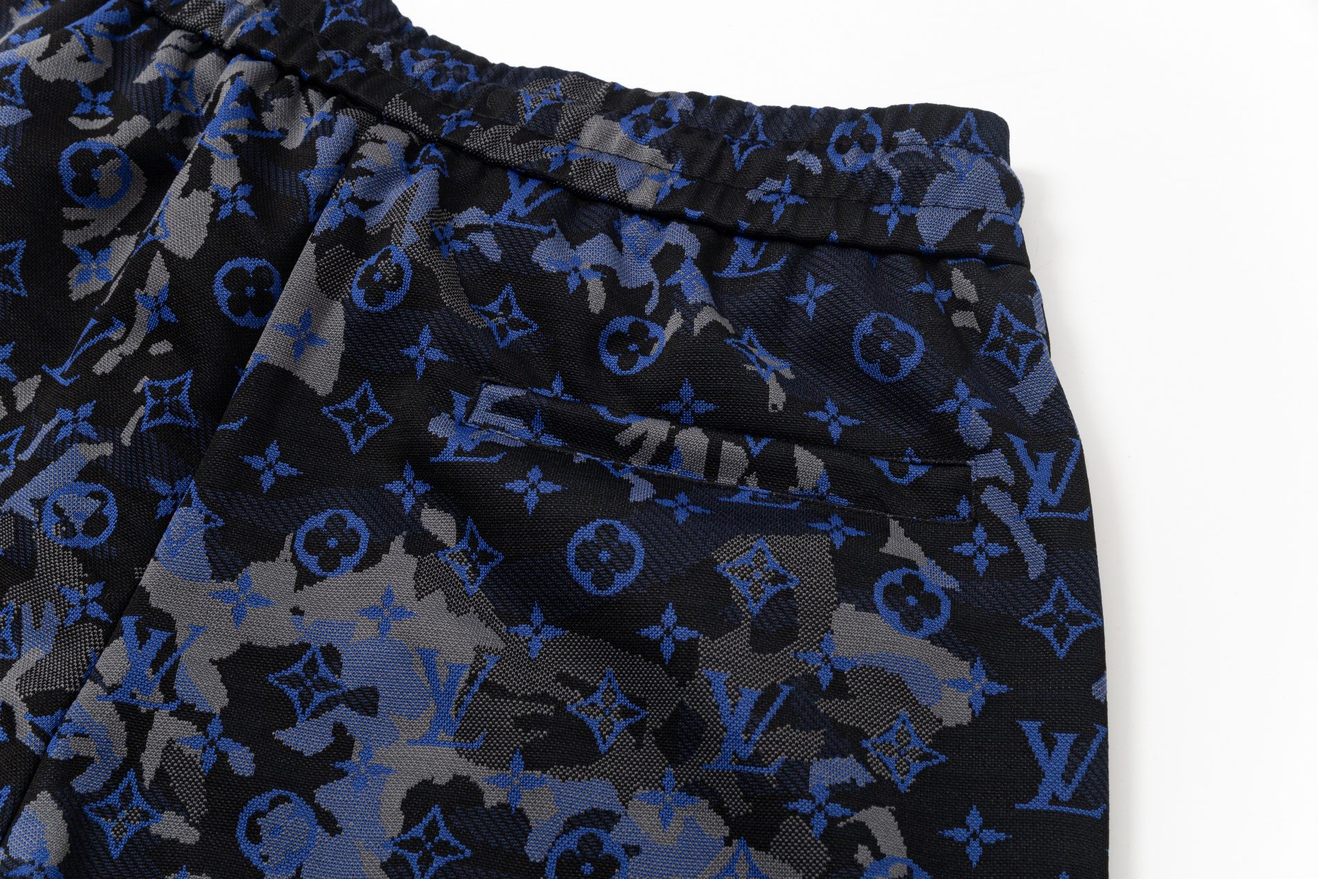 【LOUIS VUITTON 公式旗艦店】ルイヴィトン  ショートパンツご好評に付き再入荷！-BRAND OFF