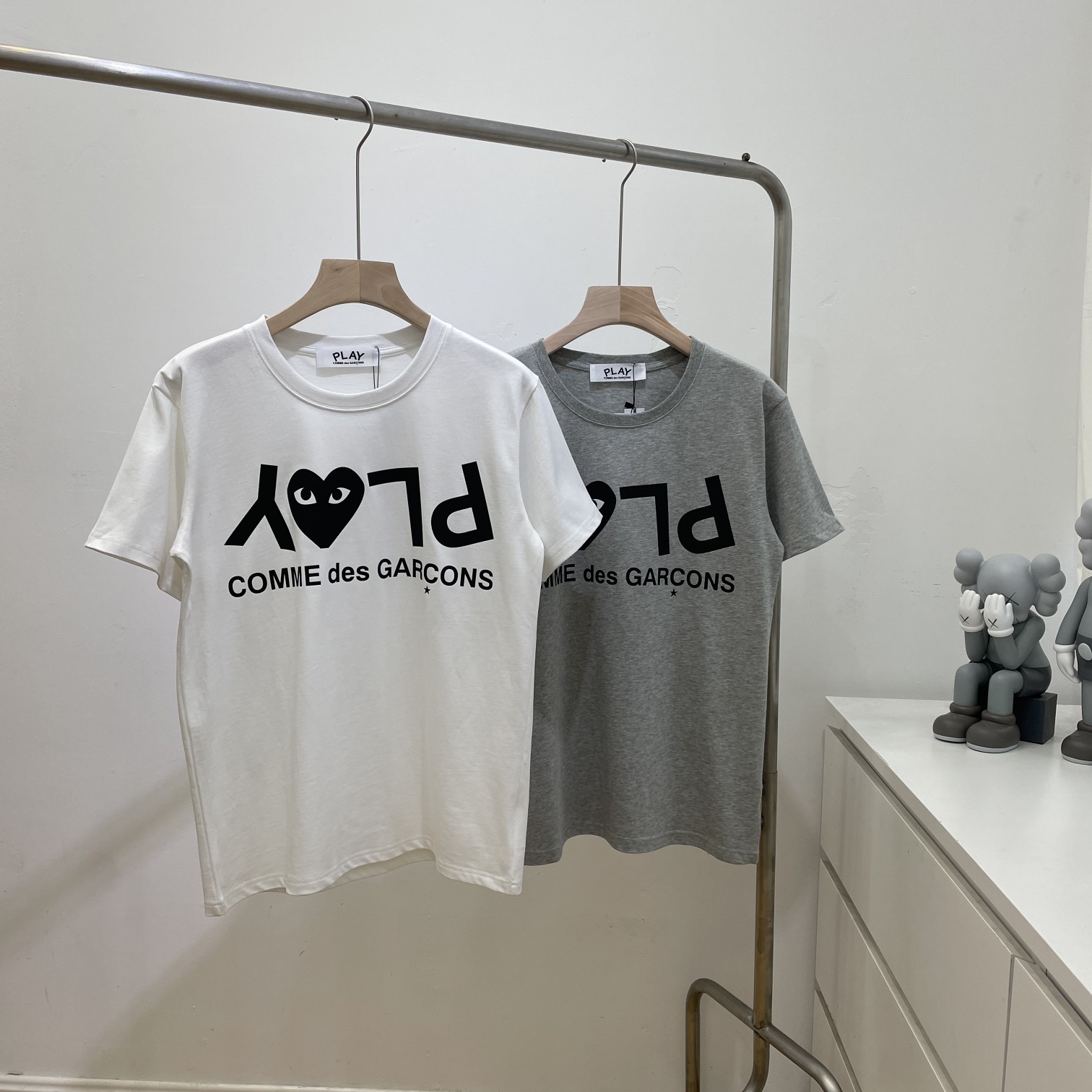 【2026】CDGP 【COMME DES GARCONS PLAY 公式旗艦店】 コム デ ギャルソン プレイ   Tシャツご好評に付き再入荷！-BRAND OFF