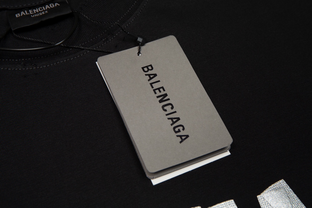 【2026】【BALENCIAGA   公式旗艦店】バレンシアガ  Tシャツ ご好評に付き再入荷！24612-BRAND OFF