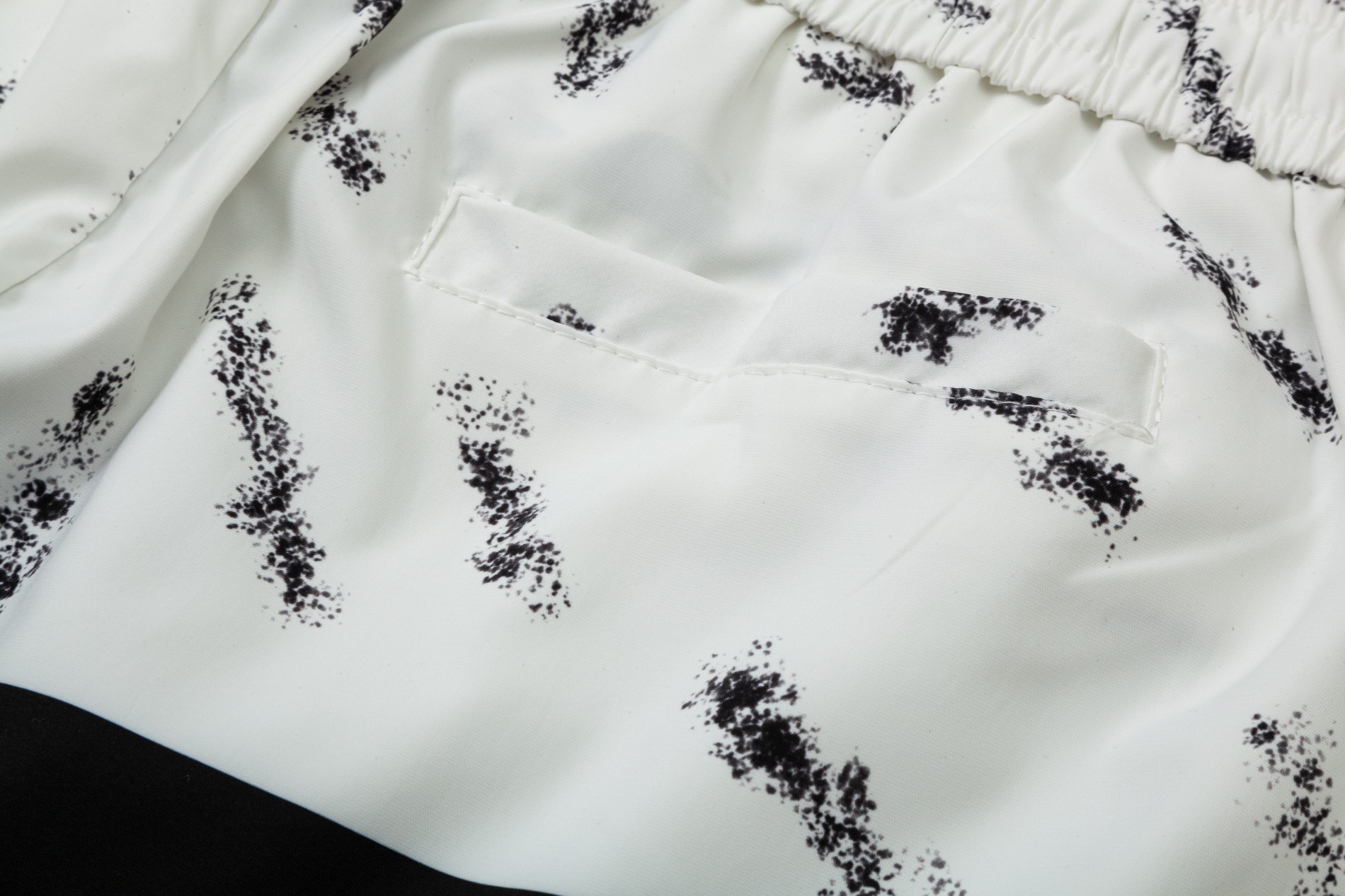 【LOUIS VUITTON  公式旗艦店】ルイヴィトン  ショートパンツご好評に付き再入荷 24613-BRAND OFF