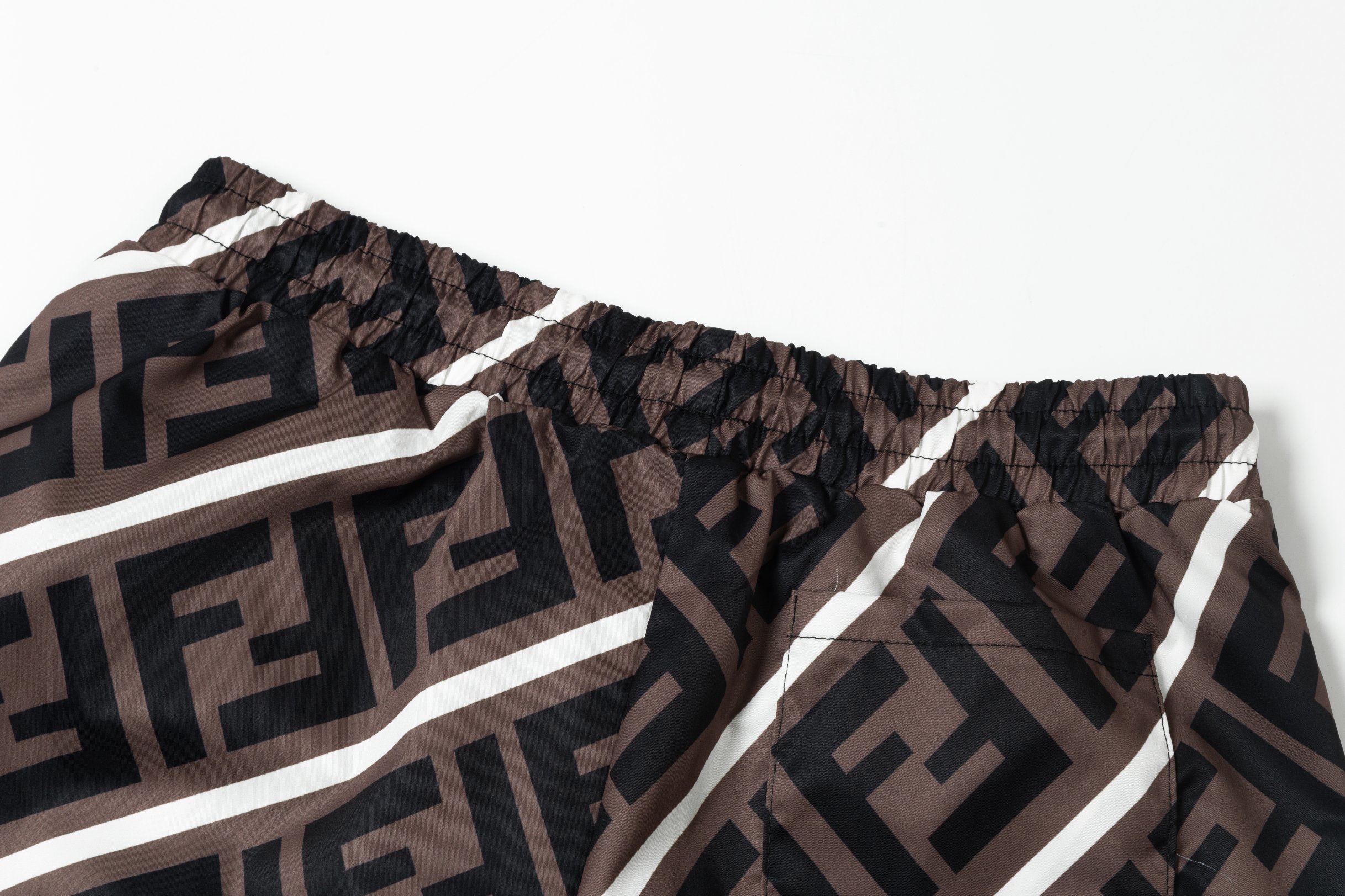 【FENDI 公式旗艦店】フェンディ ショートパンツご好評に付き再入荷 24624-BRAND OFF