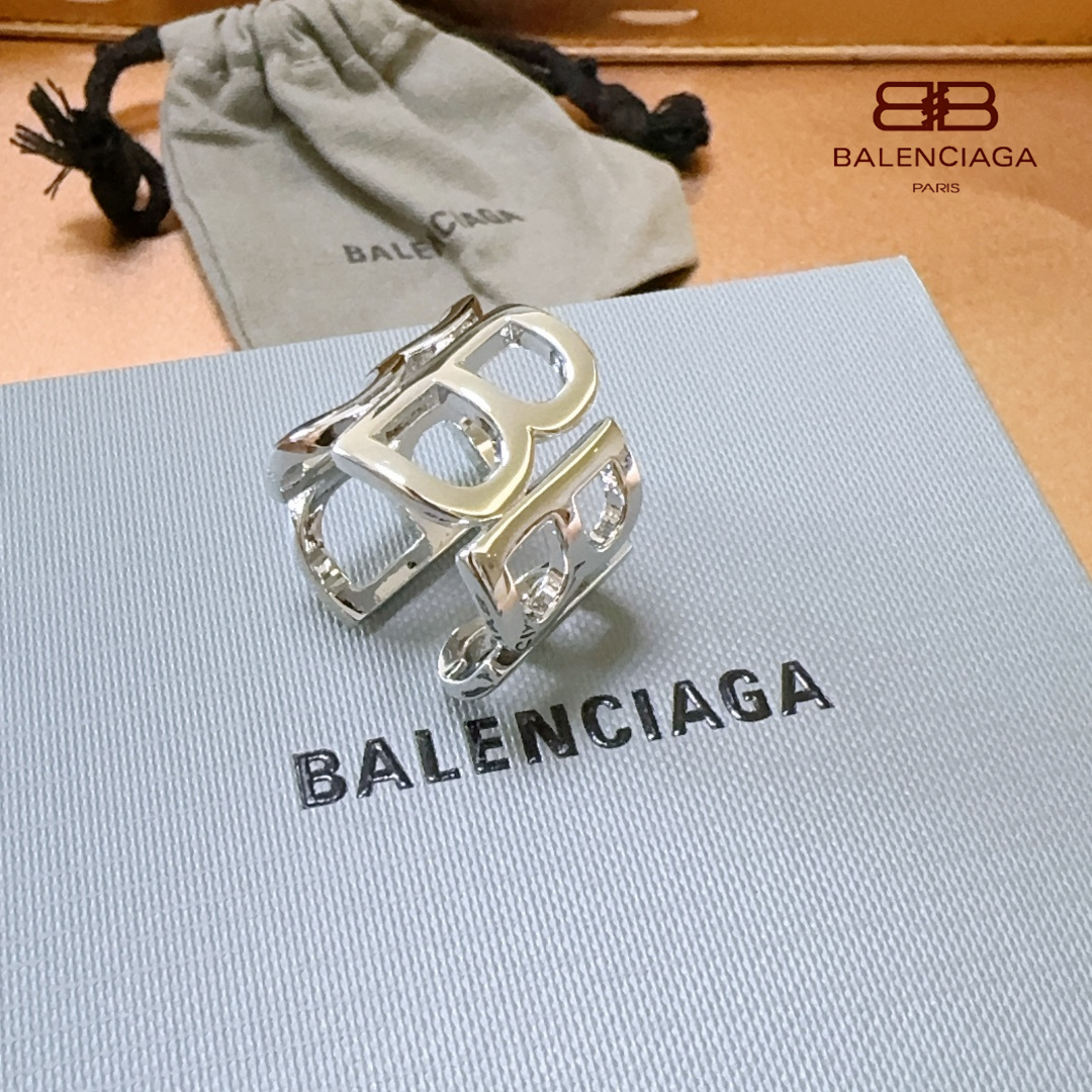 【BALENCIAGA】バレンシアガ  指輪-BRAND OFF