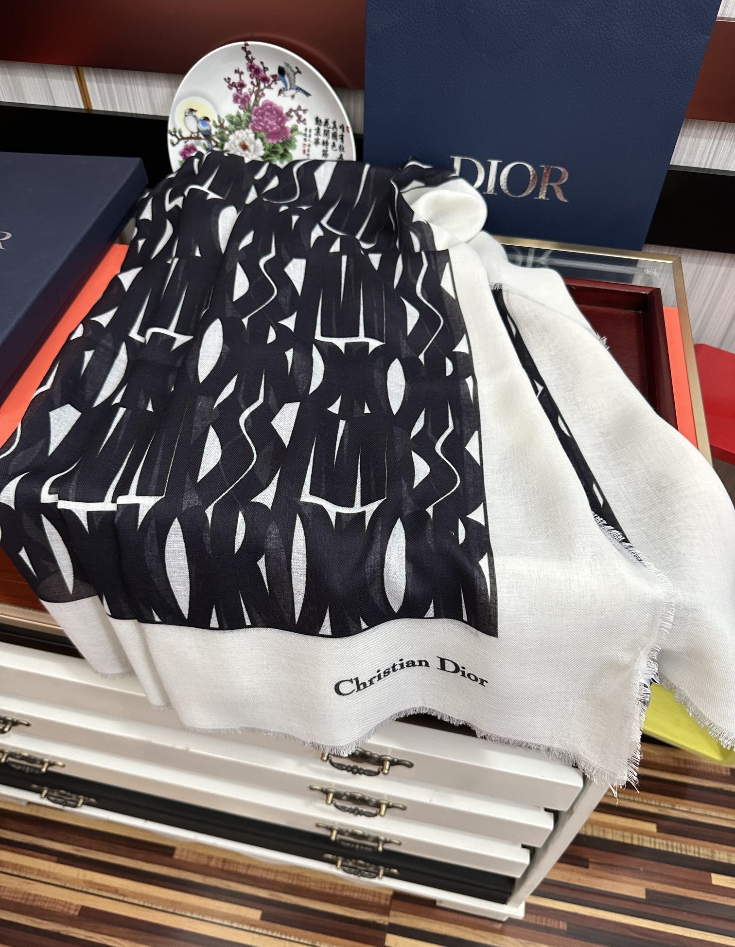 【DIOR  ディオール 】スカーフ  140*140cm  241108-BRAND OFF
