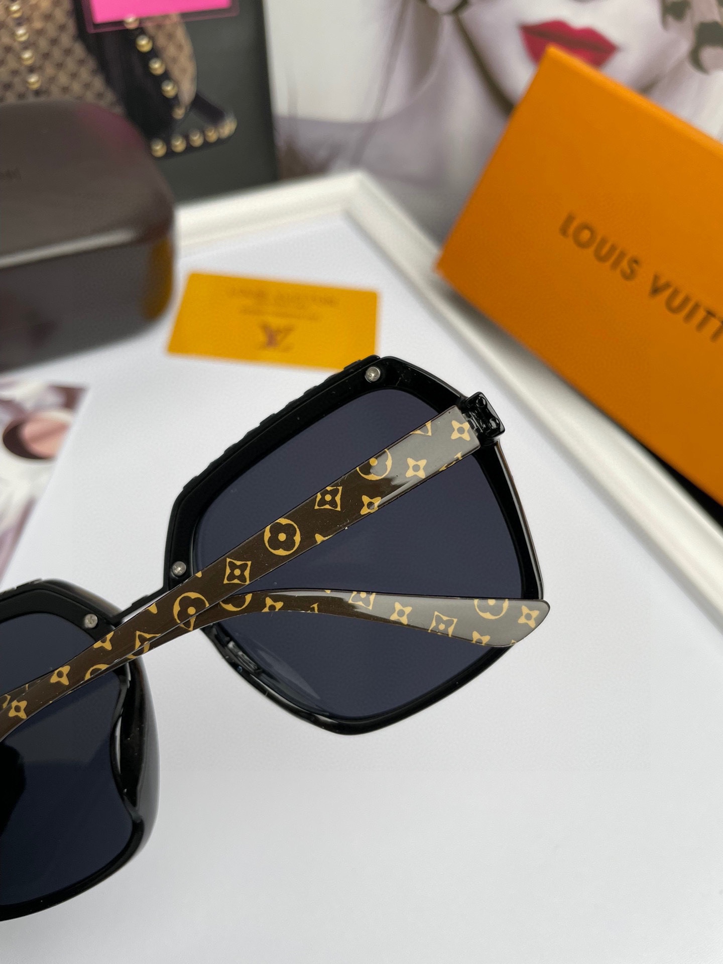 LOUIS VUITTON(ルイヴィトン ) サングラス-BRAND OFF