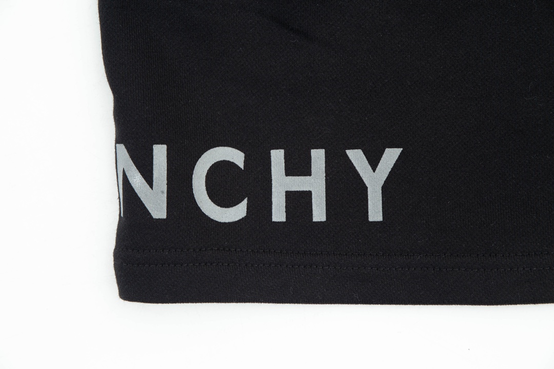 【GIVENCHY 公式旗艦店】ジバンシー   ショートパンツご好評に付き再入荷！-BRAND OFF