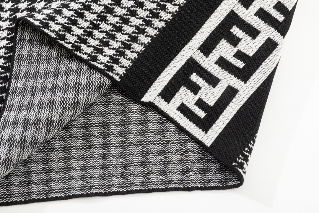 【FENDI  公式旗艦店】フェンディ   ショートパンツご好評に付き再入荷！-BRAND OFF