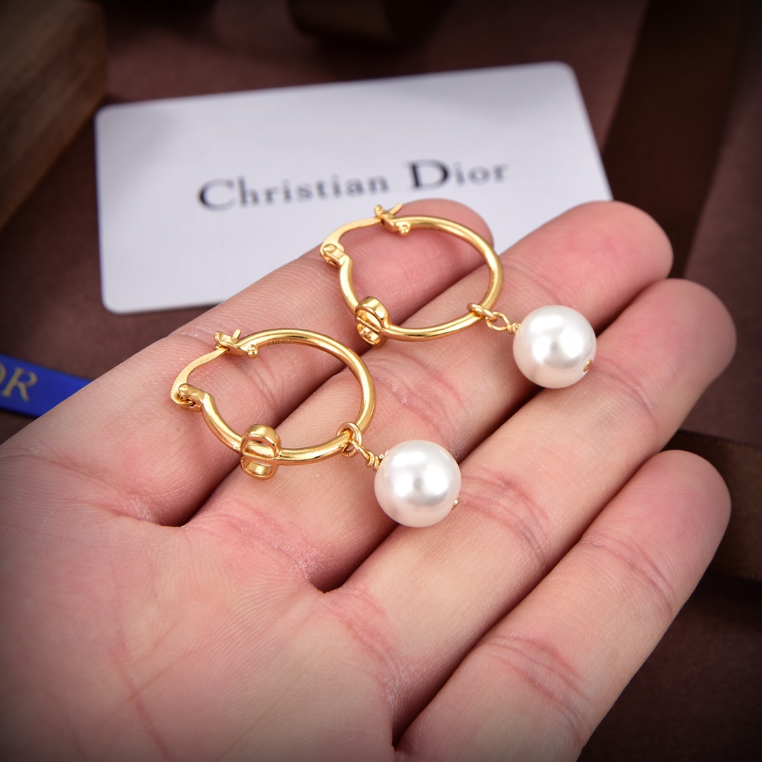 【DIOR】ディオール  ファッションスタイルのイヤリング-BRAND OFF