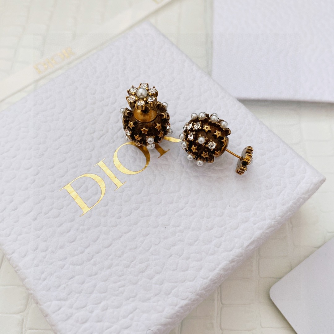 【DIOR】 ディオール   ファッションスタイルのイヤリング-BRAND OFF