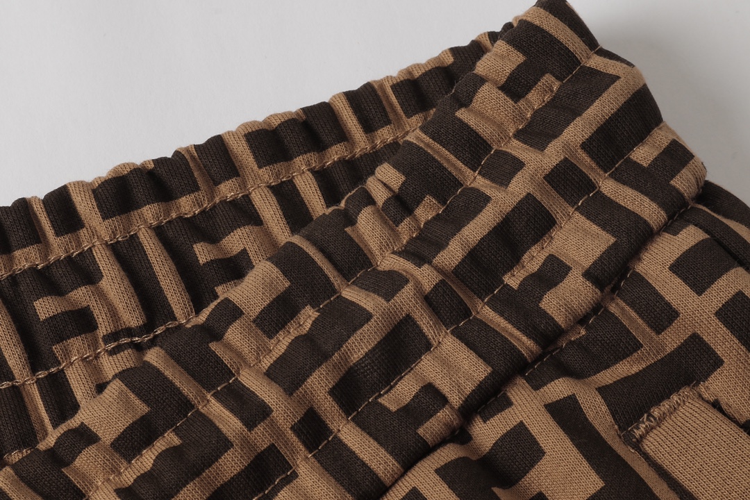 【2026】【FENDI  公式旗艦店】 フェンディ   ショートパンツ  ご好評に付き再入荷！-BRAND OFF